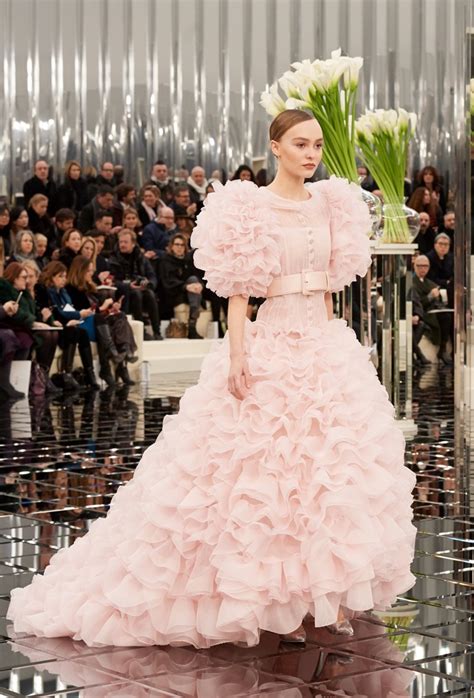 chanel haute couture 2017 paris|Chanel haute couture 2020 video.